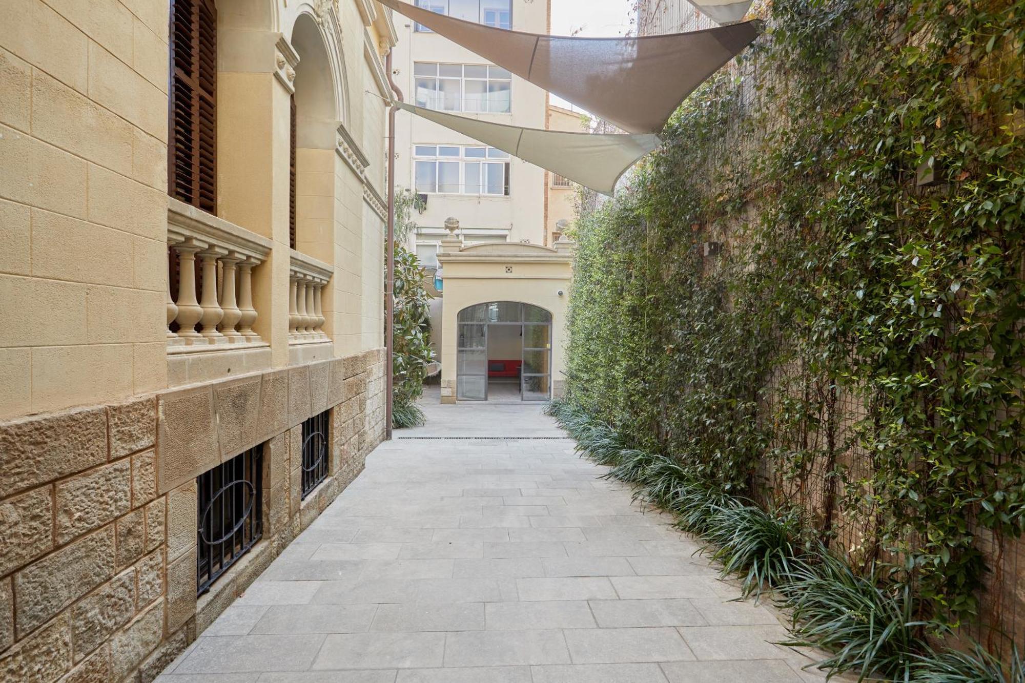 Le Palacete Powered By Sonder Barcelona Luaran gambar