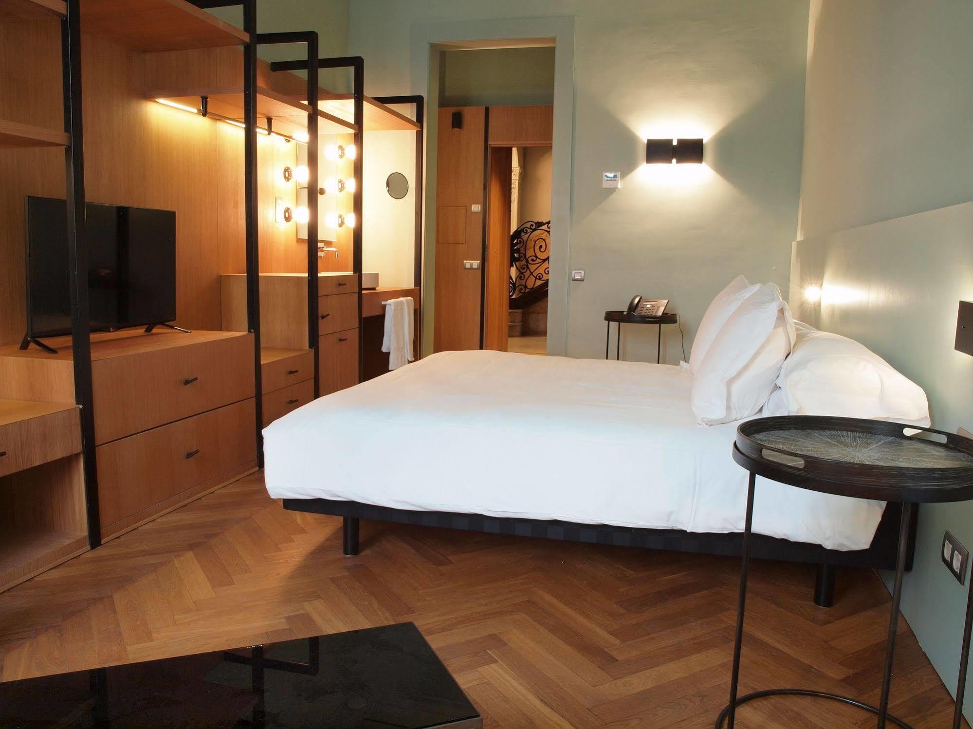 Le Palacete Powered By Sonder Barcelona Luaran gambar